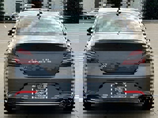 Used 2022 Genesis G70 2.0T image 5