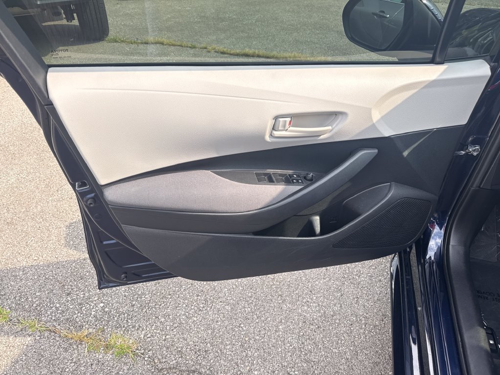Used 2024 Toyota Corolla LE FWD image 12