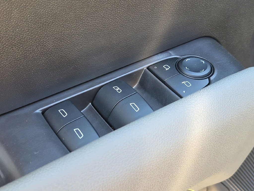 Used 2025 Chevrolet Colorado ZR2 w/ Technology Package AWD/4WD image 13