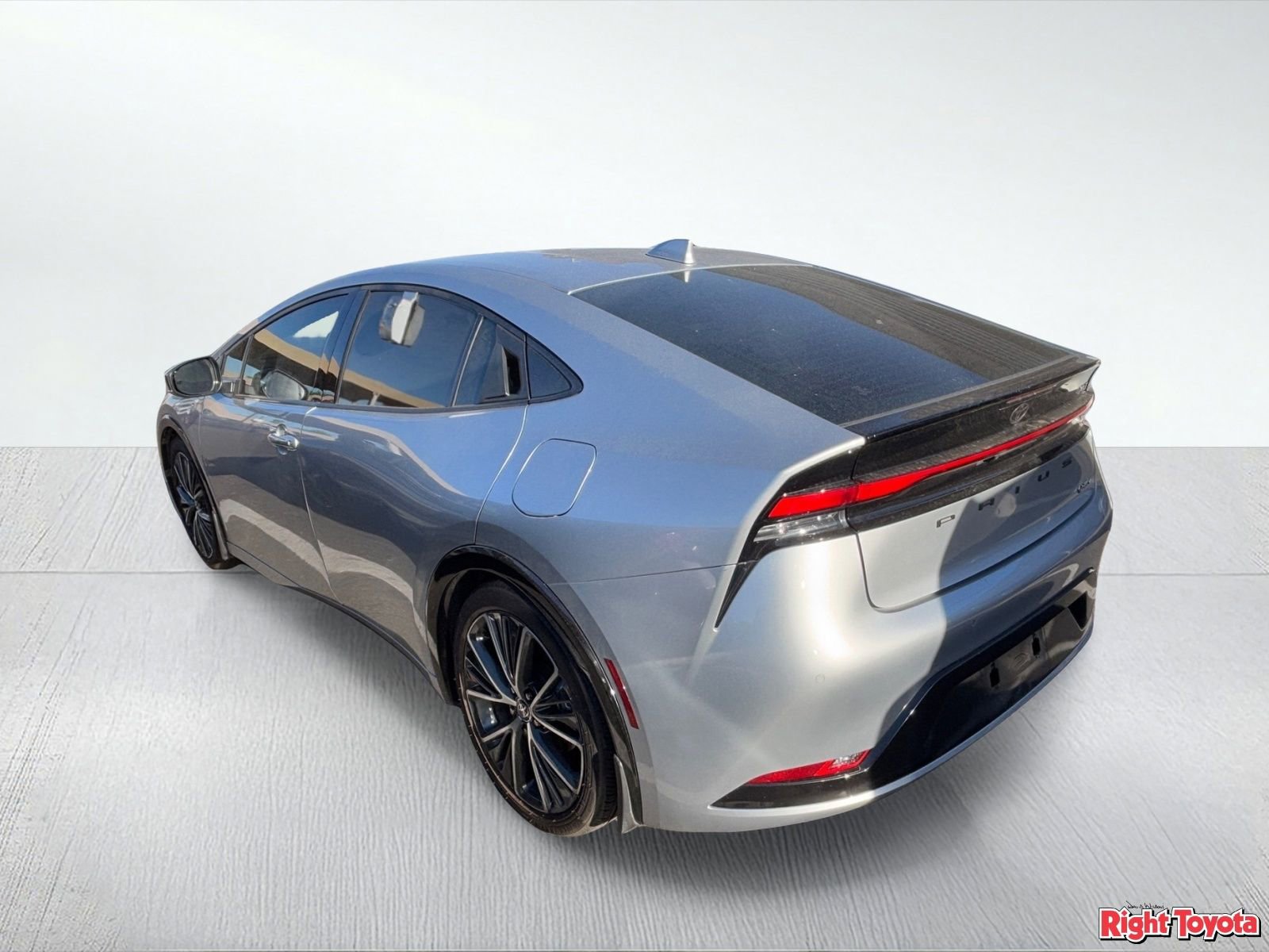 Used 2024 Toyota Prius XLE image 3