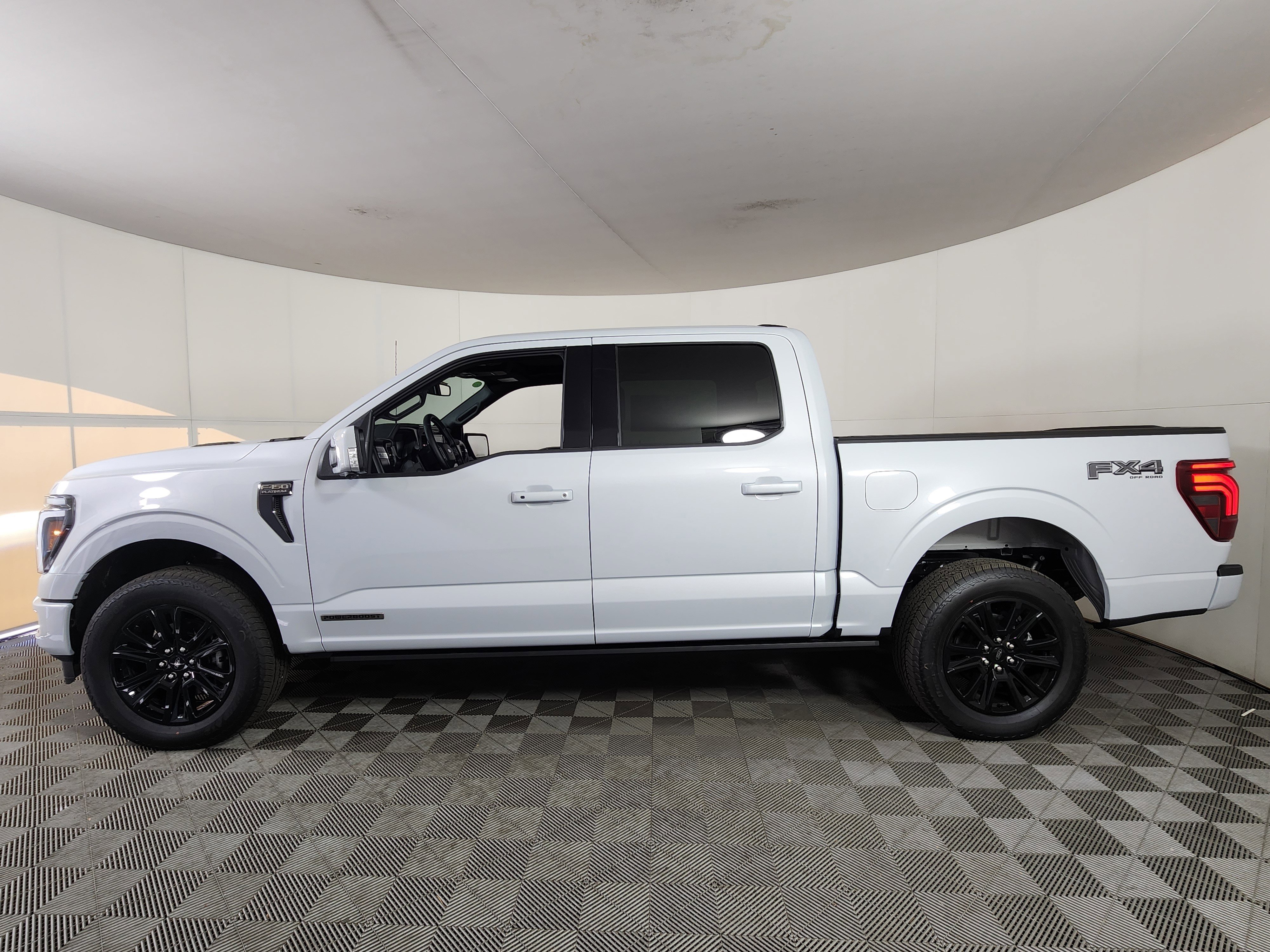 New 2025 Ford F150 Platinum w/ Equipment Group 702A High image 4