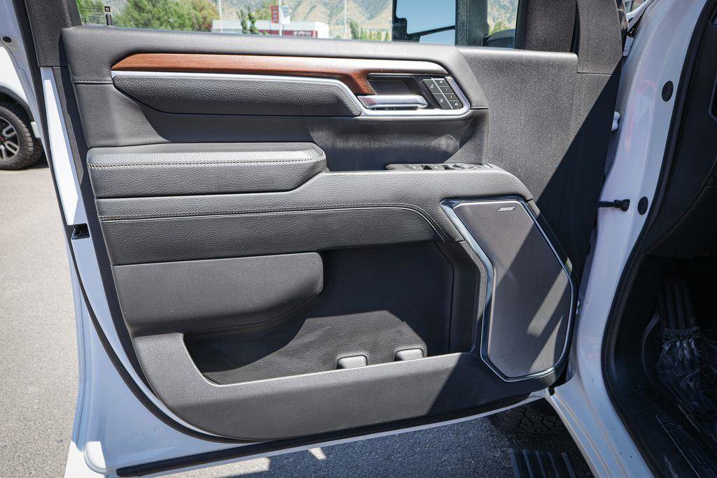 Used 2024 GMC Sierra 3500 Denali w/ Denali Reserve Package image 15