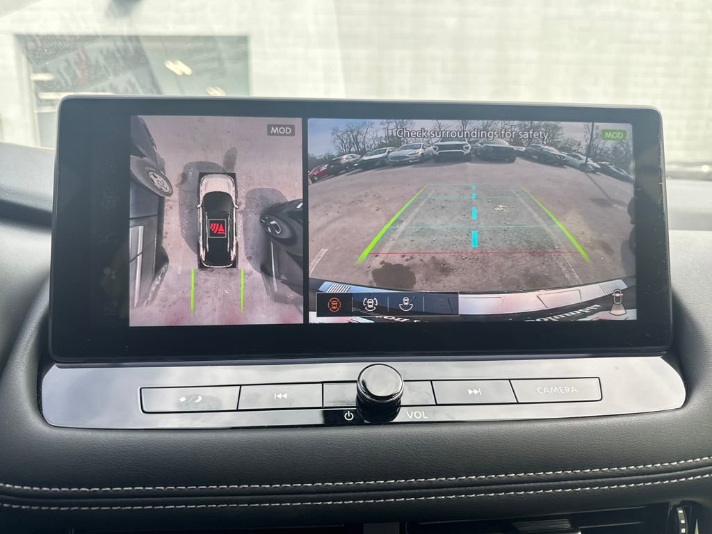 Used 2025 Nissan Rogue Platinum image 18