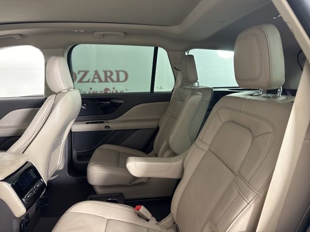 Certified 2024 Lincoln Aviator Reserve w/ Equipment Group 201A image 13