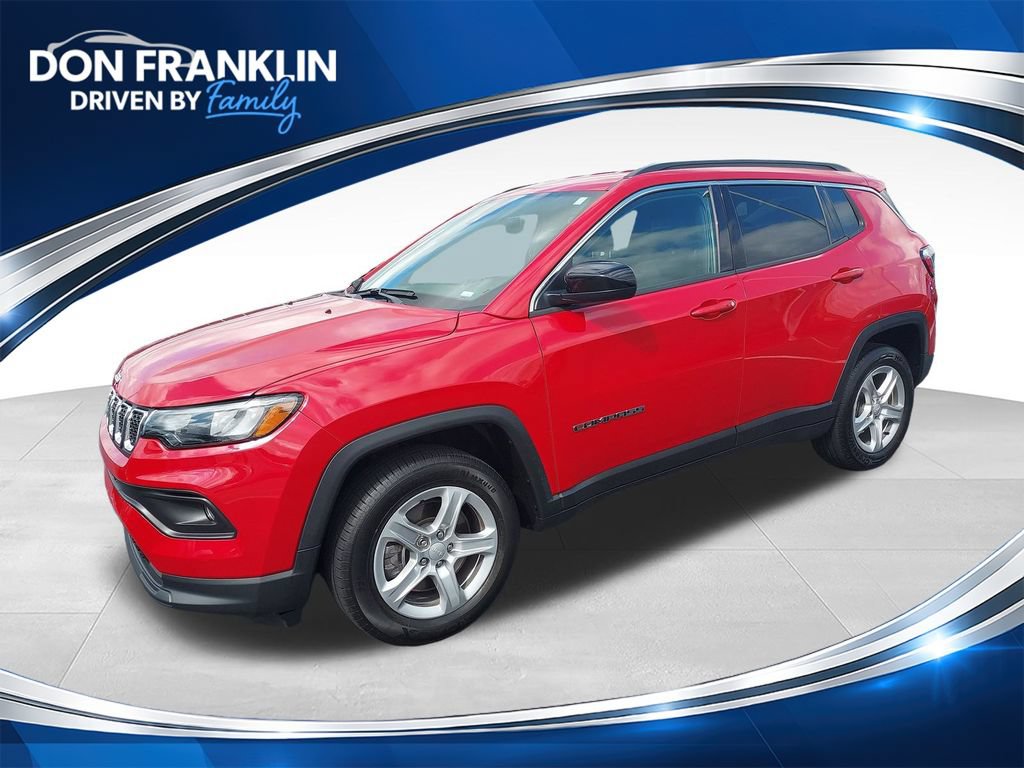 Used 2024 Jeep Compass Latitude AWD/4WD image 1
