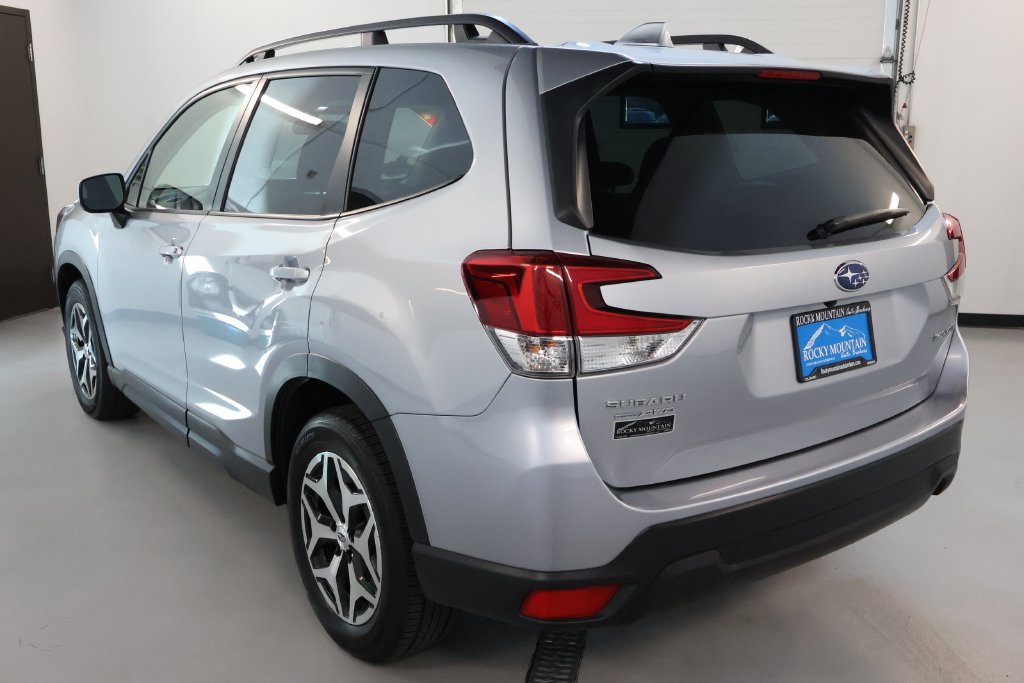 Used 2023 Subaru Forester Premium AWD/4WD image 6