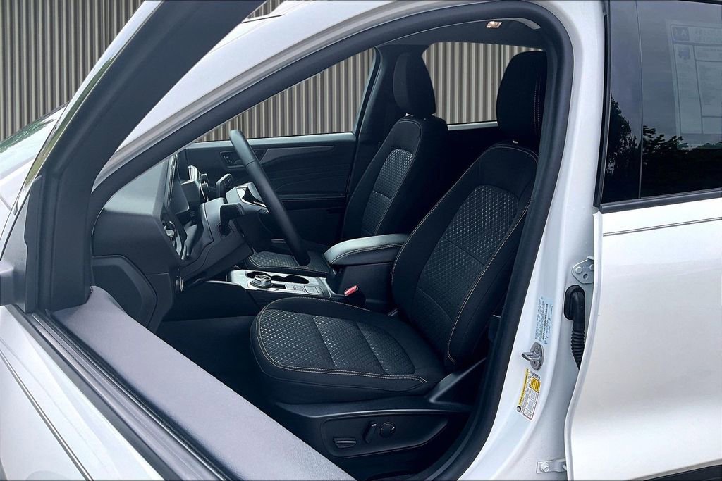 Used 2023 Ford Escape Active AWD/4WD image 26