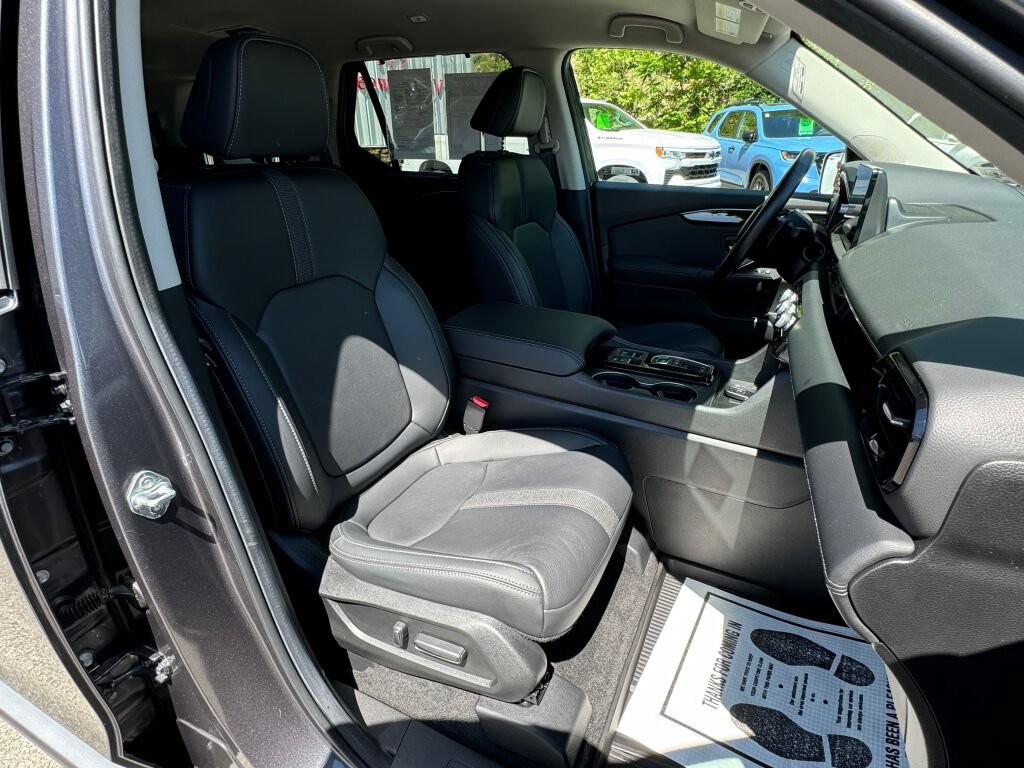 Used 2025 Honda Pilot EX-L image 24