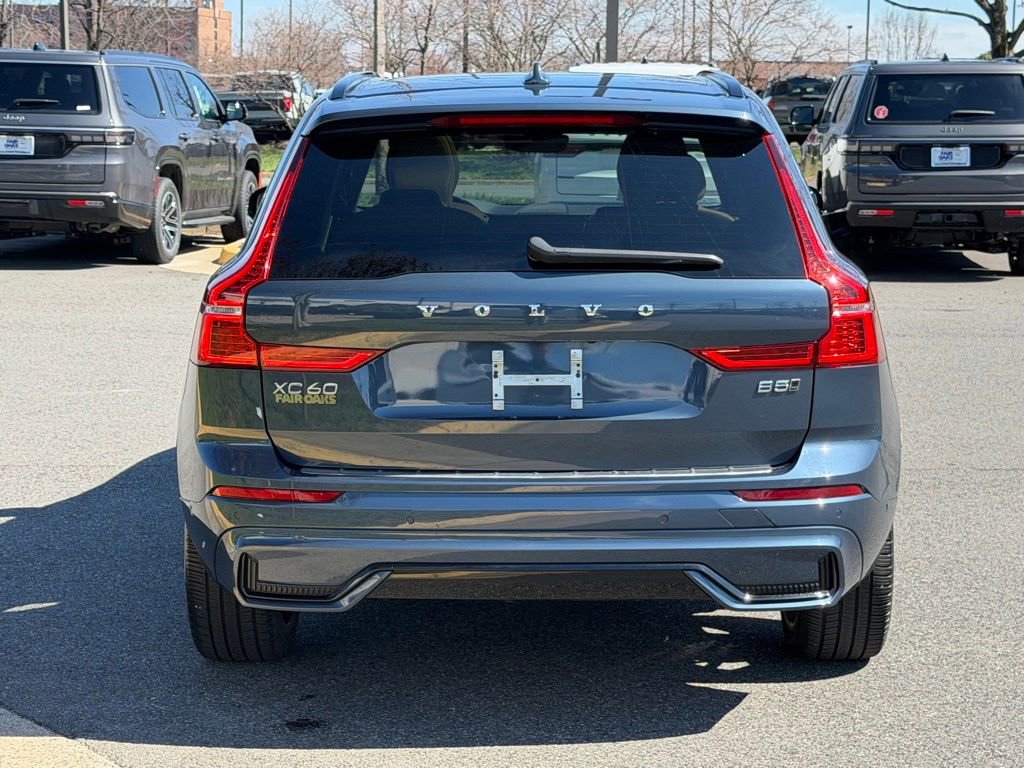 Used 2024 Volvo XC60 B5 Ultimate w/ Protection Package Premier image 8