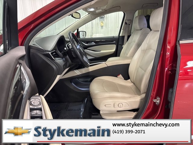 Used 2023 Buick Enclave Essence image 32