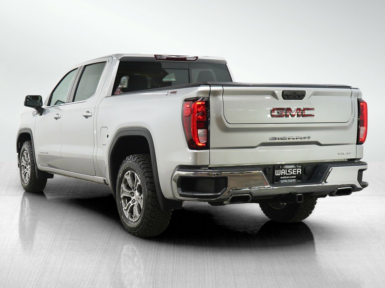 Used 2022 GMC Sierra 1500 SLE AWD/4WD image 3