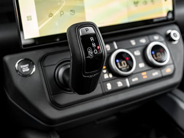 New 2026 Land Rover Defender 110 X-Dynamic SE AWD/4WD image 23