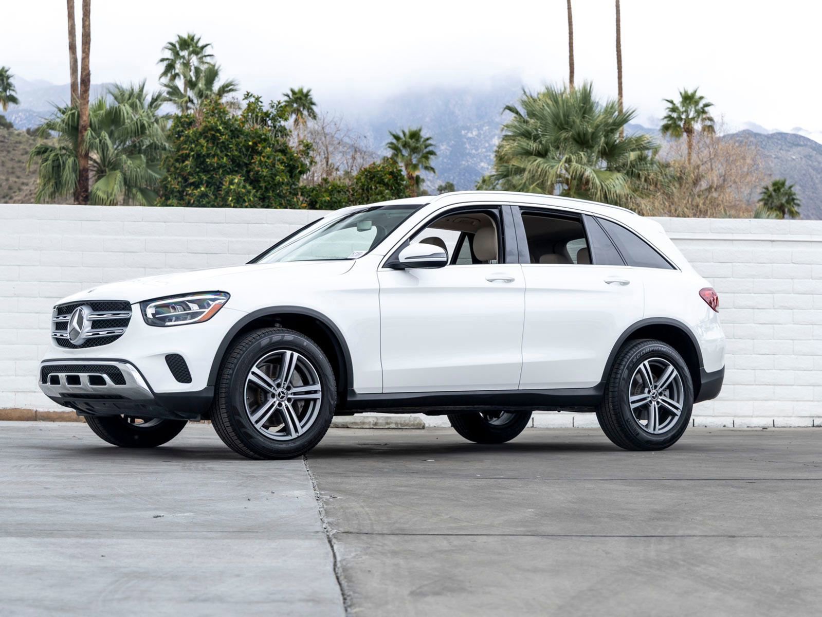 Used 2020 Mercedes-Benz GLC 300 4MATIC image 1