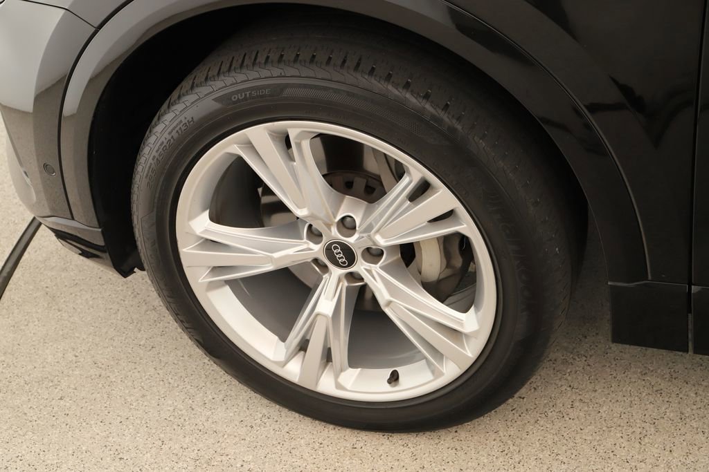 Used 2022 Audi Q8 Premium Plus image 32