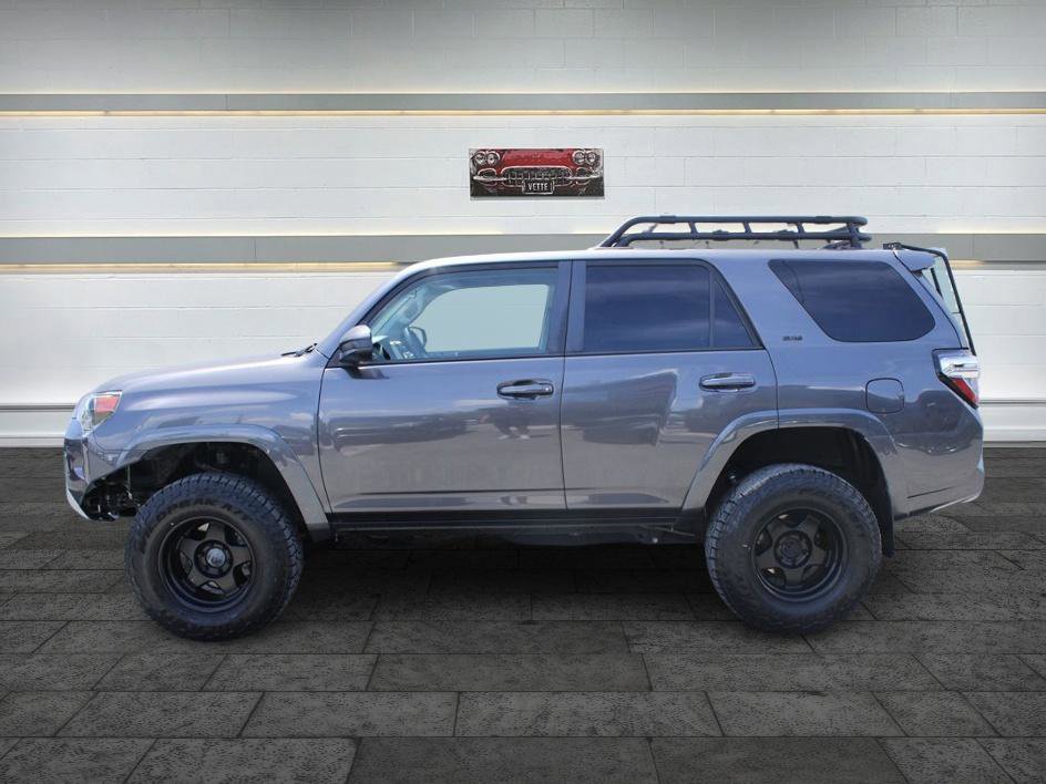 Used 2018 Toyota 4Runner SR5 image 4