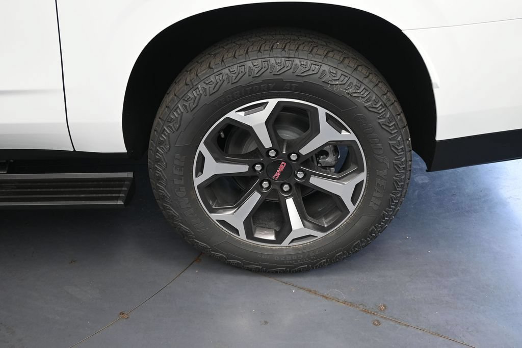 New 2026 GMC Yukon XL AT4 Ultimate AWD/4WD image 13