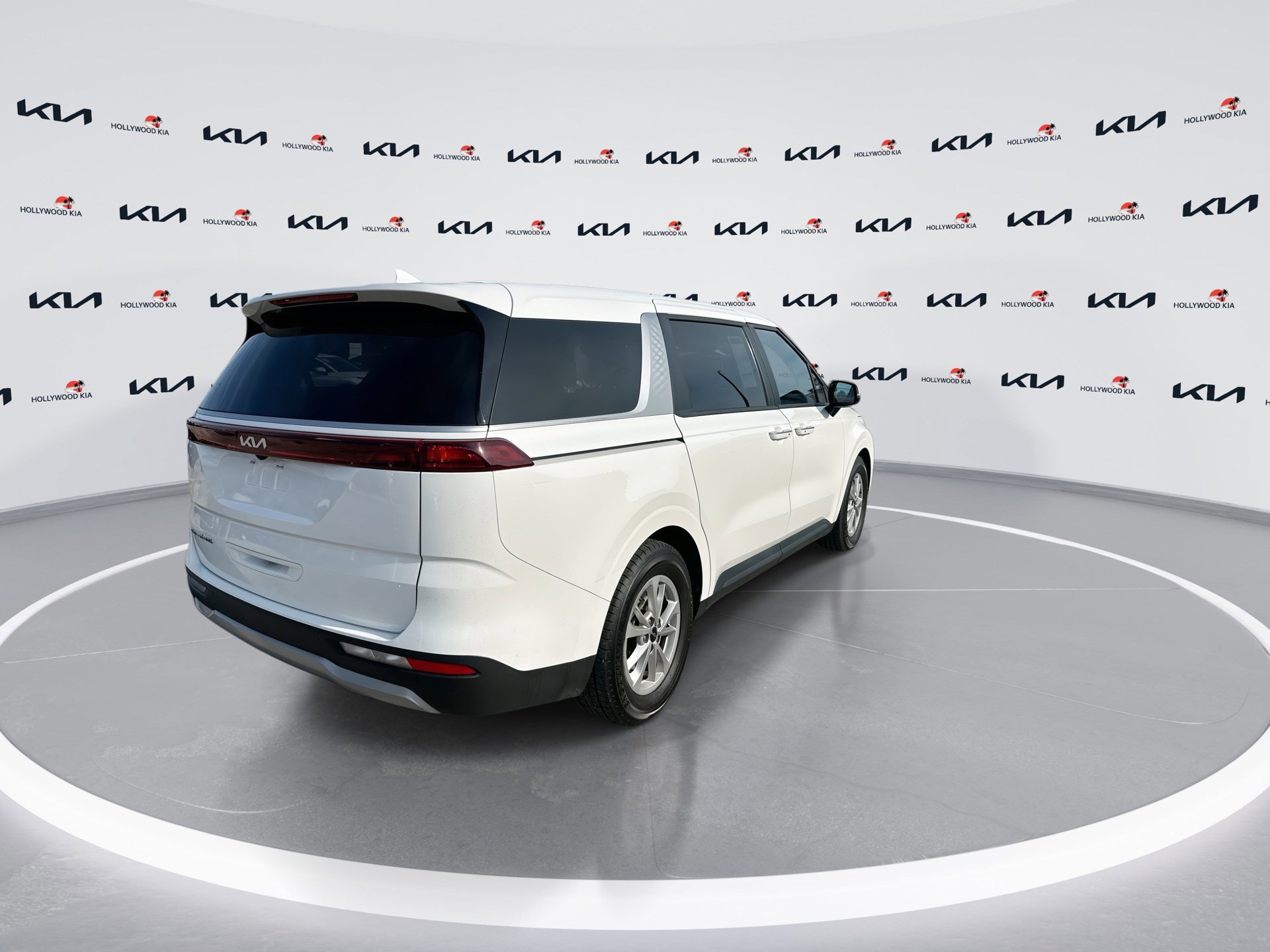 Used 2022 Kia Carnival LX FWD image 8