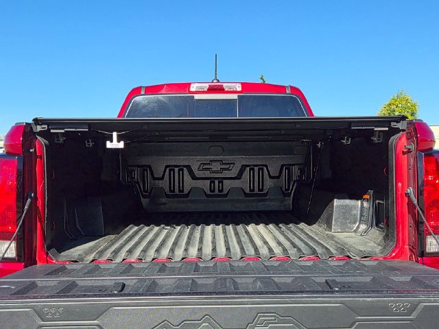 Used 2024 Chevrolet Colorado LT w/ LT Convenience Package II AWD/4WD image 11