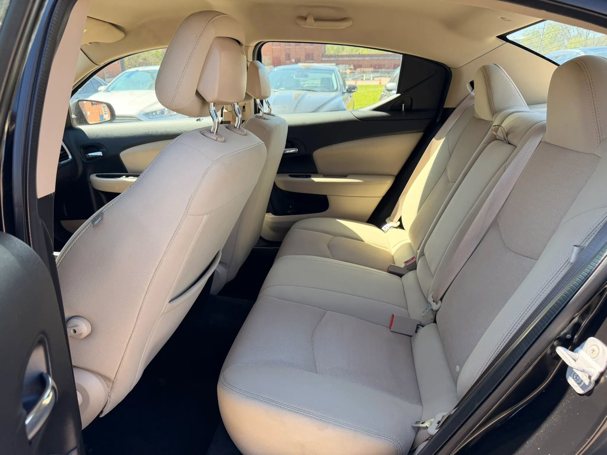 Used 2013 Dodge Avenger SE FWD image 15
