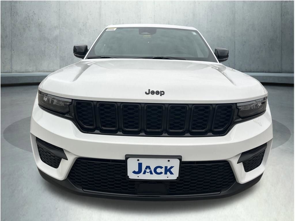 New 2025 Jeep Grand Cherokee 4WD image 9