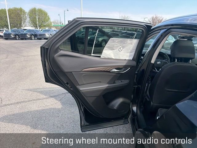 Used 2023 Buick Envision Avenir image 27