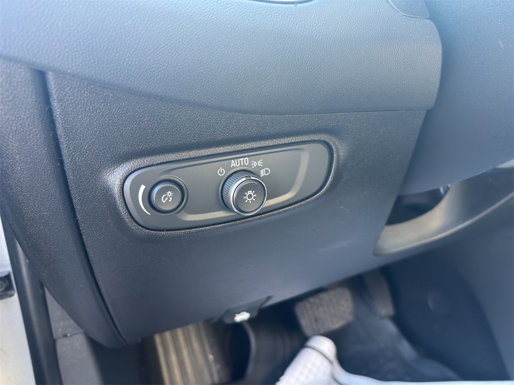 Used 2019 Chevrolet Equinox LS w/ LS Convenience Package image 14