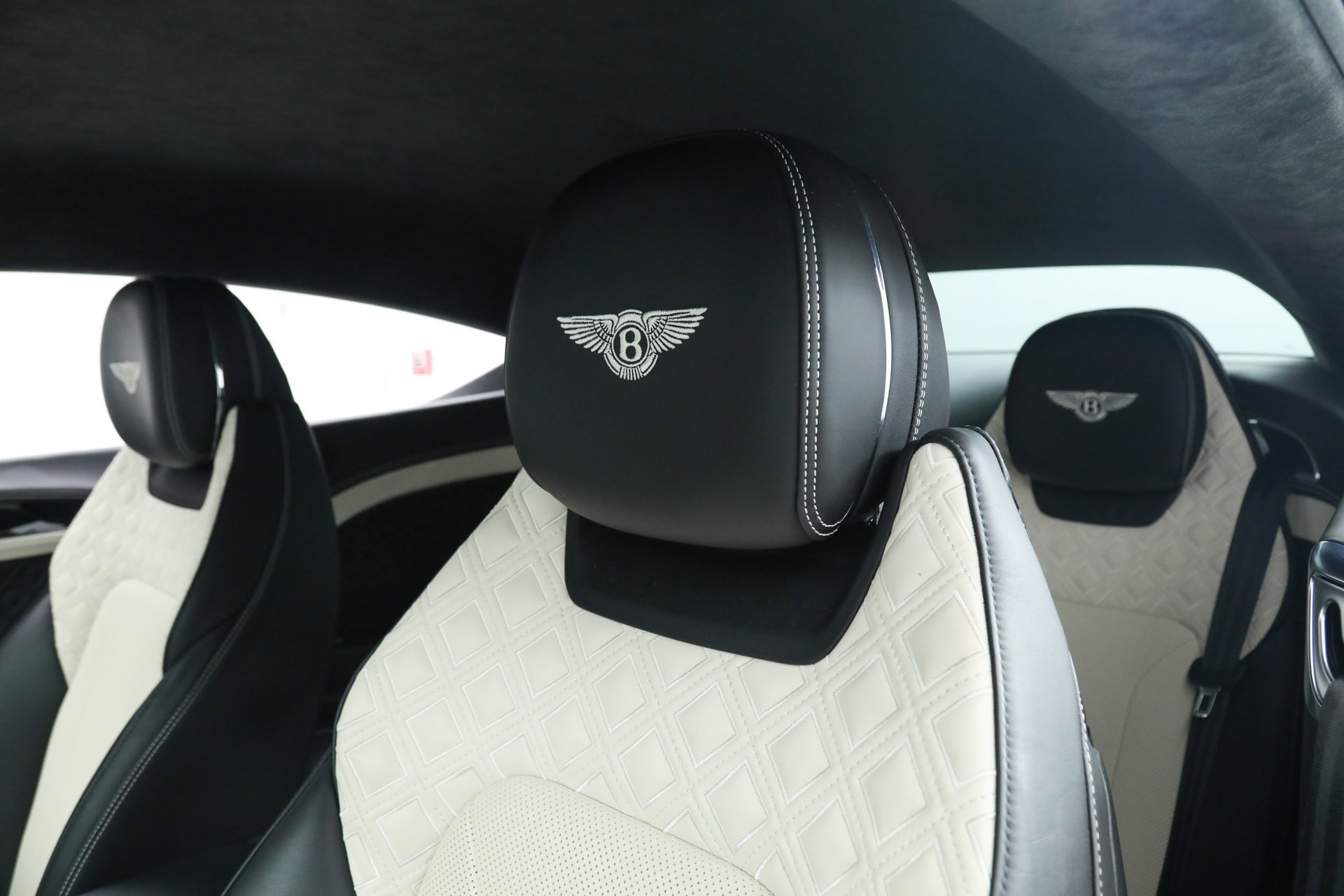 Used 2021 Bentley Continental GT V8 image 22