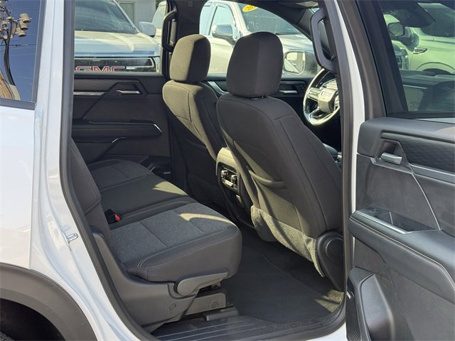 Used 2025 GMC Acadia Elevation image 31