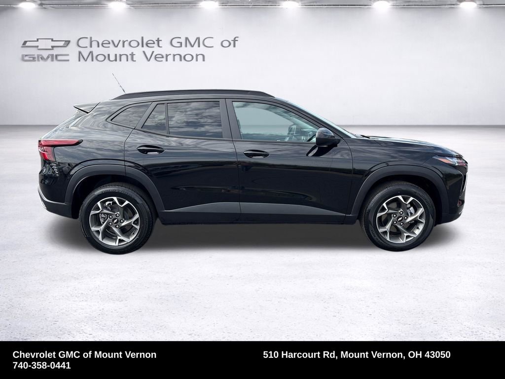 Used 2024 Chevrolet Trax LT FWD image 7