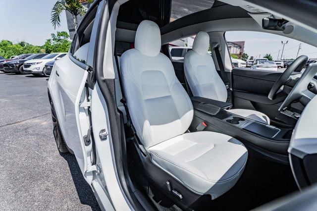 Used 2022 Tesla Model Y Performance AWD/4WD image 11