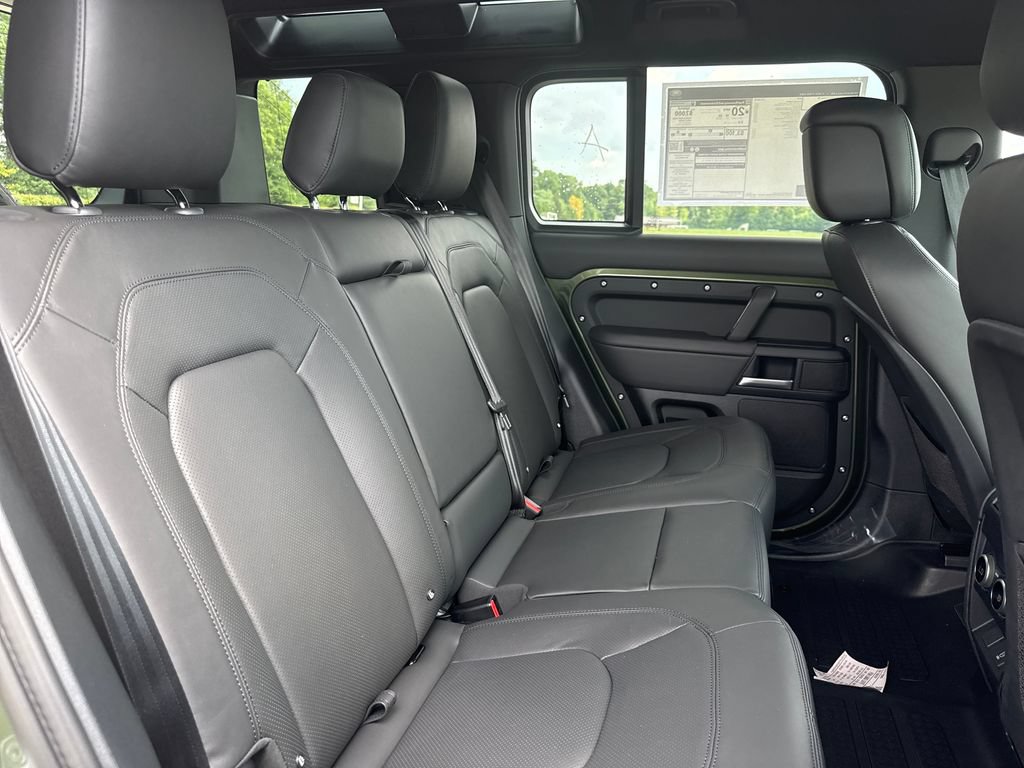 New 2026 Land Rover Defender 110 X-Dynamic SE AWD/4WD image 17
