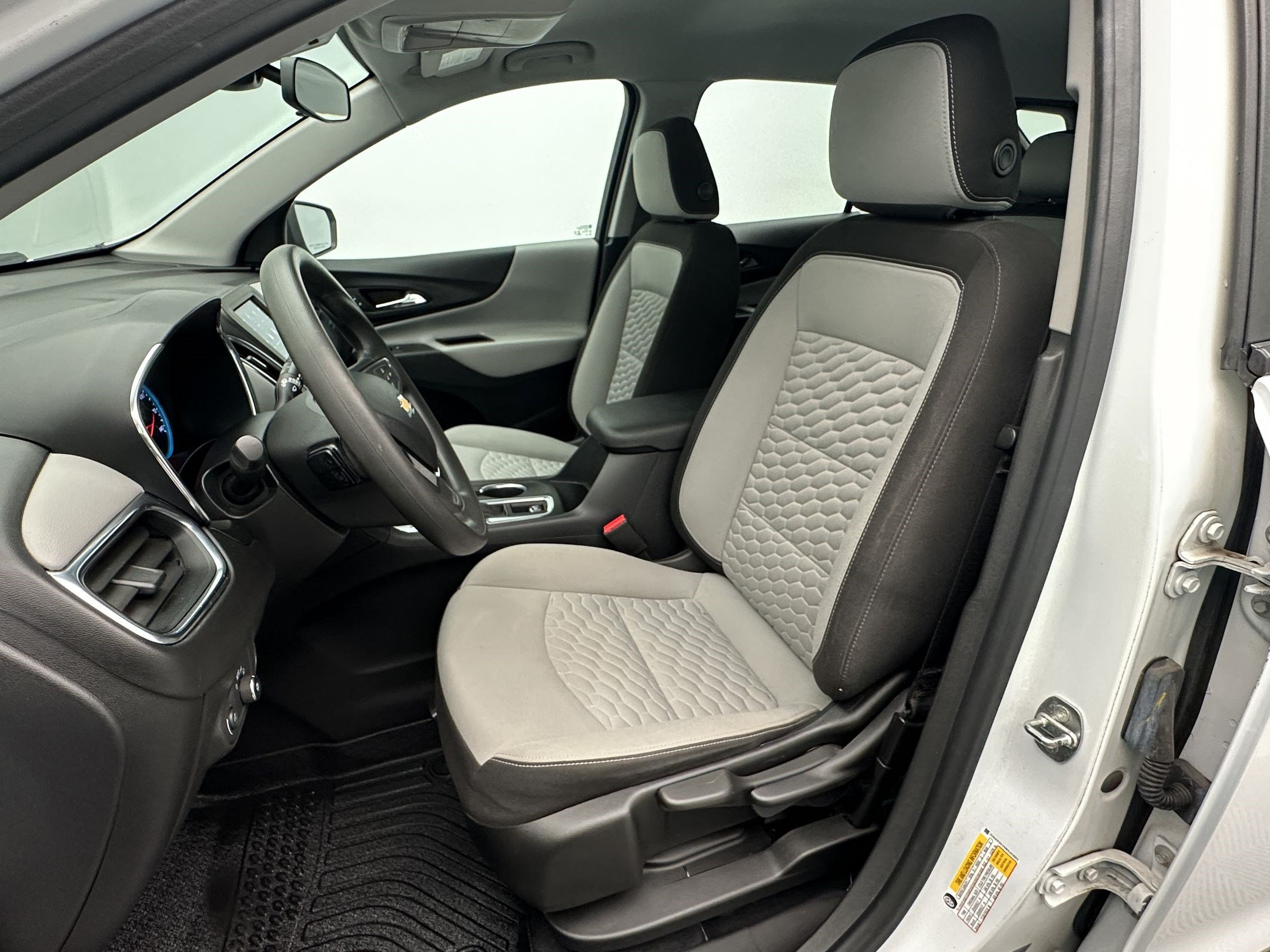 Certified 2021 Chevrolet Equinox LS AWD/4WD image 5