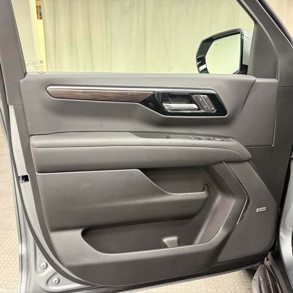 New 2026 Chevrolet Suburban LT w/ Comfort Package image 27