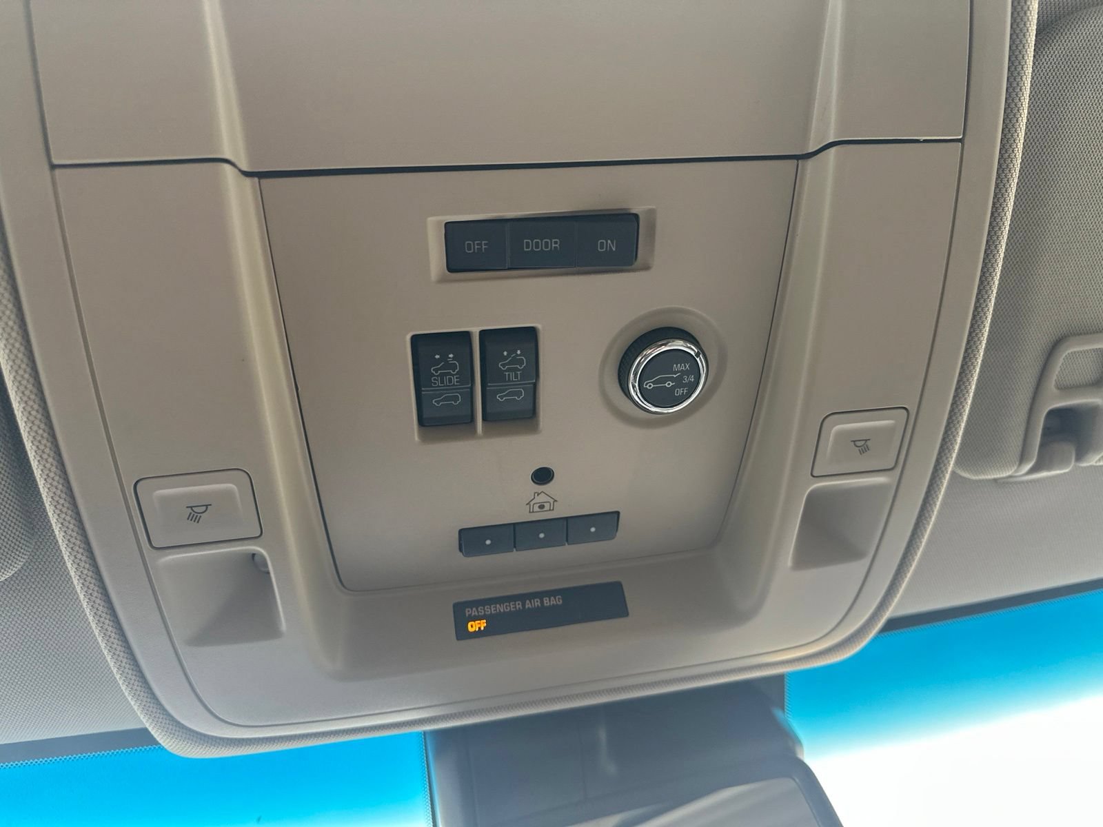 Used 2015 Chevrolet Suburban LTZ AWD/4WD image 77