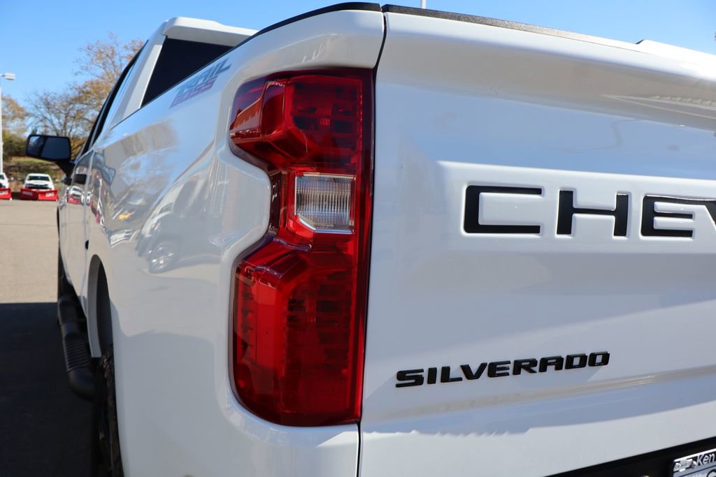 Used 2025 Chevrolet Silverado 1500 Custom Trail Boss w/ Turbomax Blackout Package image 32