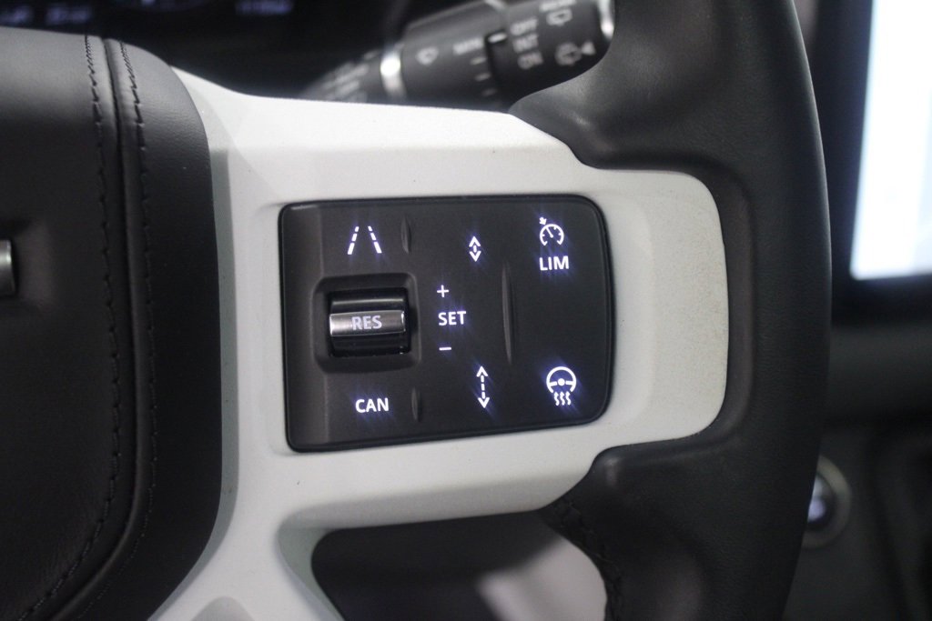 Used 2023 Land Rover Defender 130 SE image 24