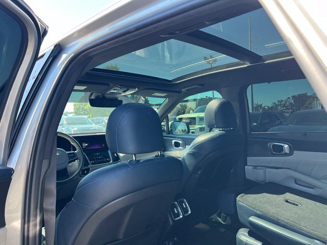 Certified 2023 Kia Sorento SX Prestige AWD/4WD image 9