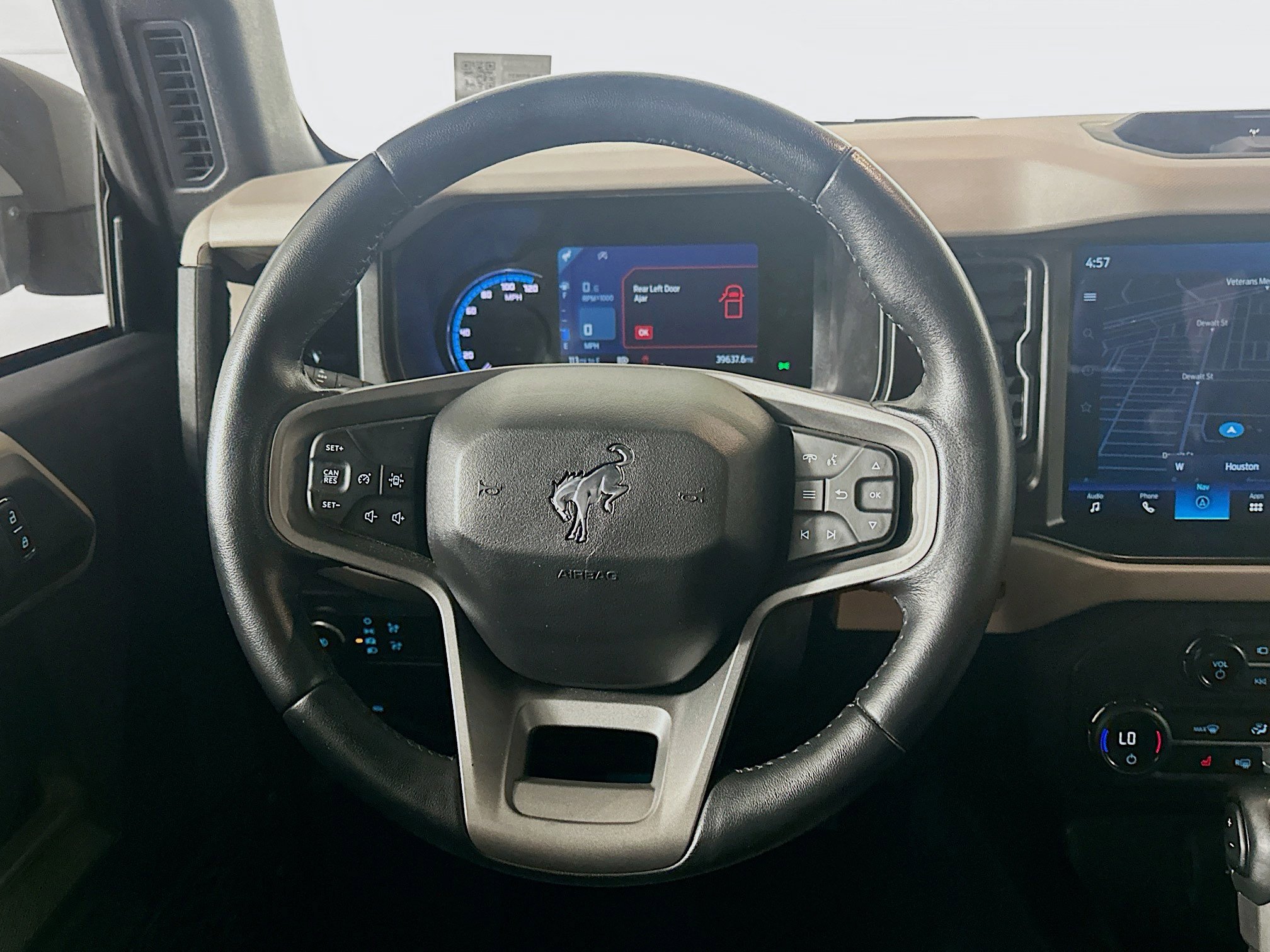 Used 2023 Ford Bronco Wildtrak image 18
