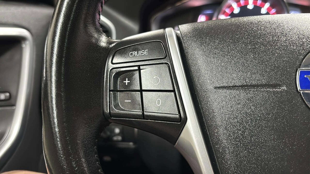 Used 2016 Volvo XC60 T6 w/ Proximity Package AWD/4WD image 36