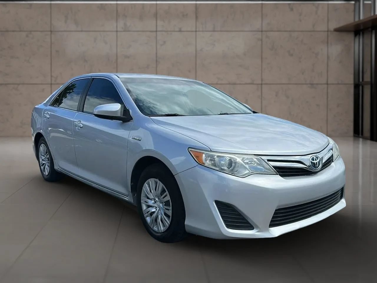 Used 2012 Toyota Camry LE FWD image 3