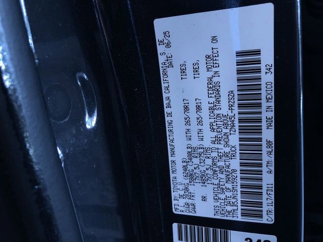 Certified 2025 Toyota Tacoma TRD Off-Road AWD/4WD image 26