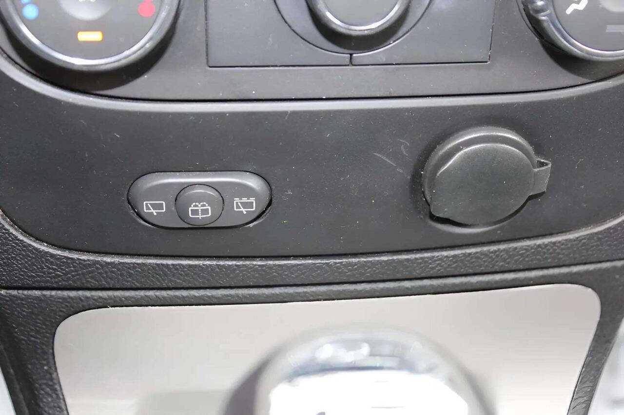 Used 2011 Chevrolet HHR LT w/ My Link Package image 17