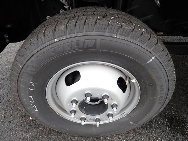 New 2025 Ford F350 XL w/ XL Chrome Package image 11