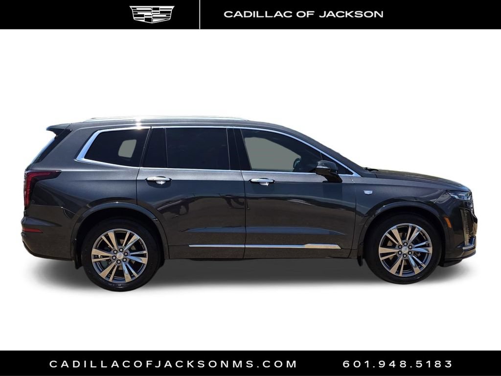 Certified 2022 Cadillac XT6 Premium Luxury w/ Technology Package AWD/4WD image 4