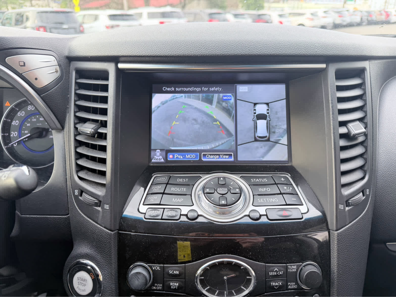 Used 2017 INFINITI QX70 AWD w/ Premium Package image 24