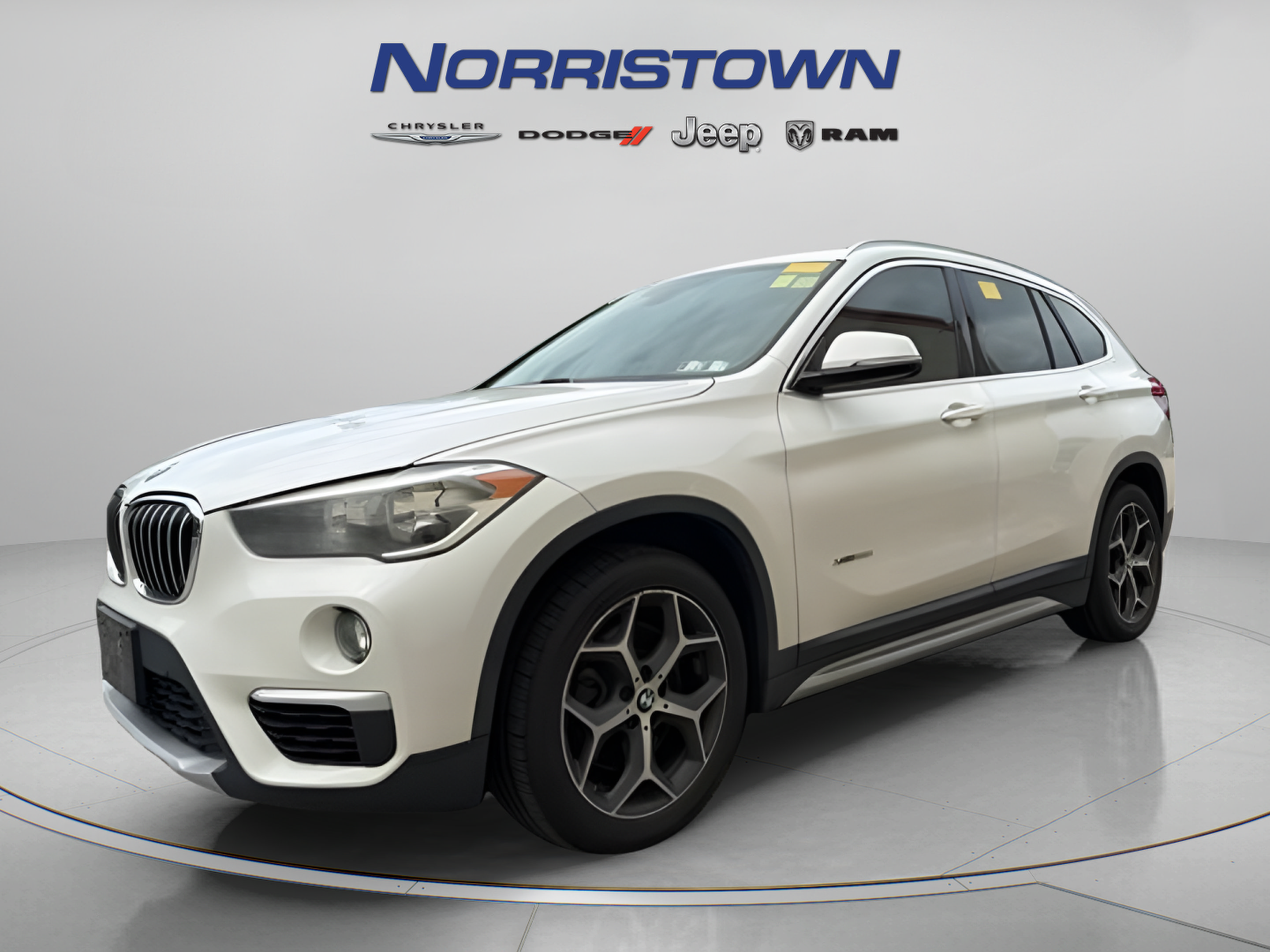 Used 2018 BMW X1 xDrive28i AWD/4WD image 3