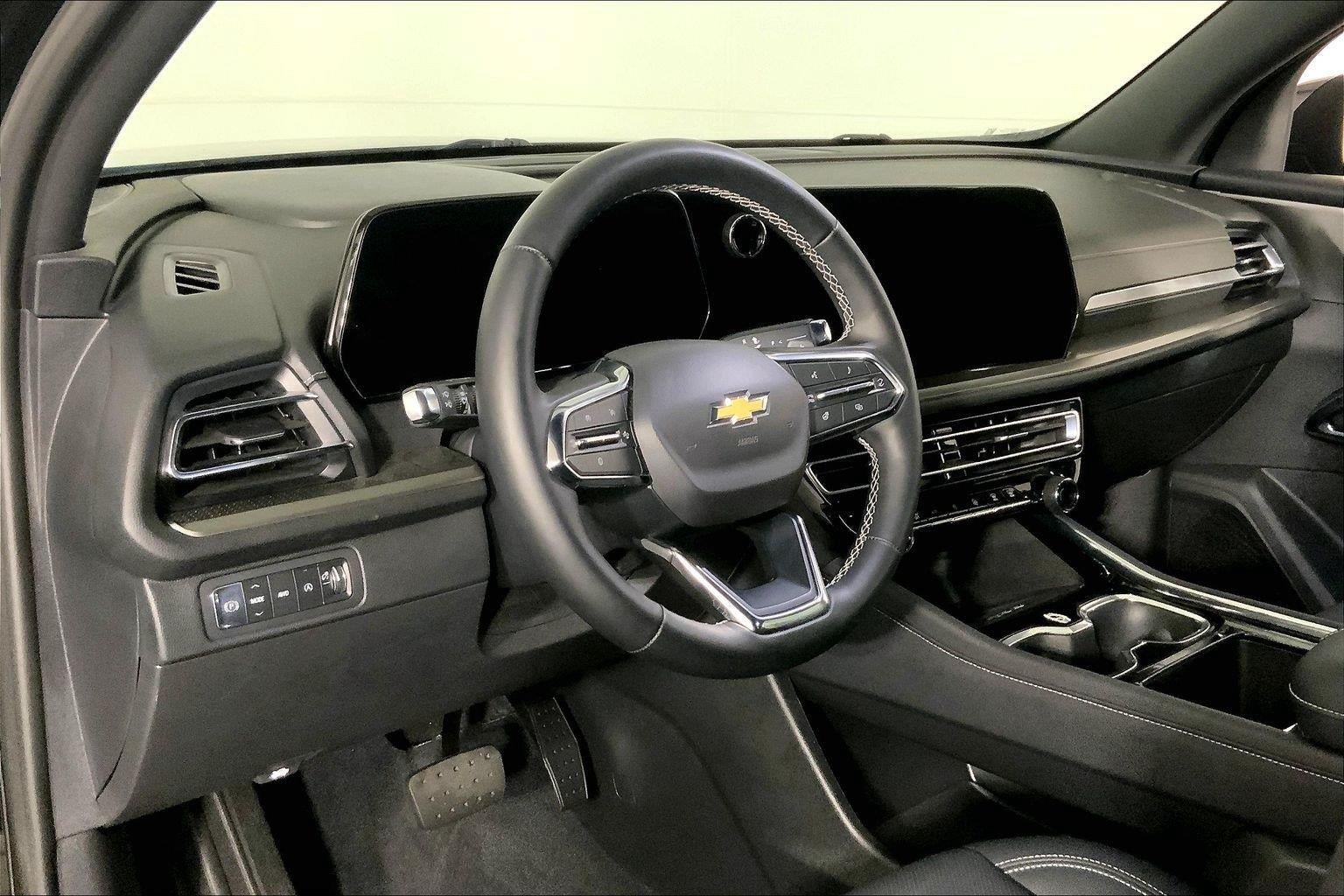 Used 2026 Chevrolet Traverse LT w/ Driver Confidence Package AWD/4WD image 13