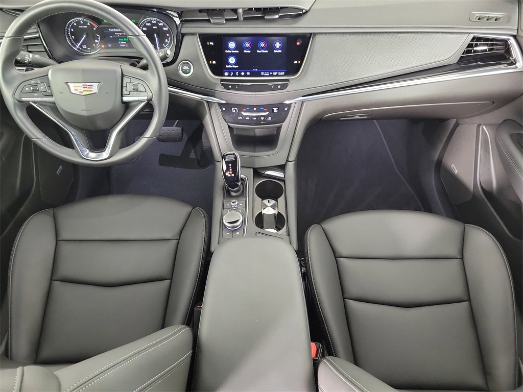 Certified 2025 Cadillac XT6 Luxury image 16
