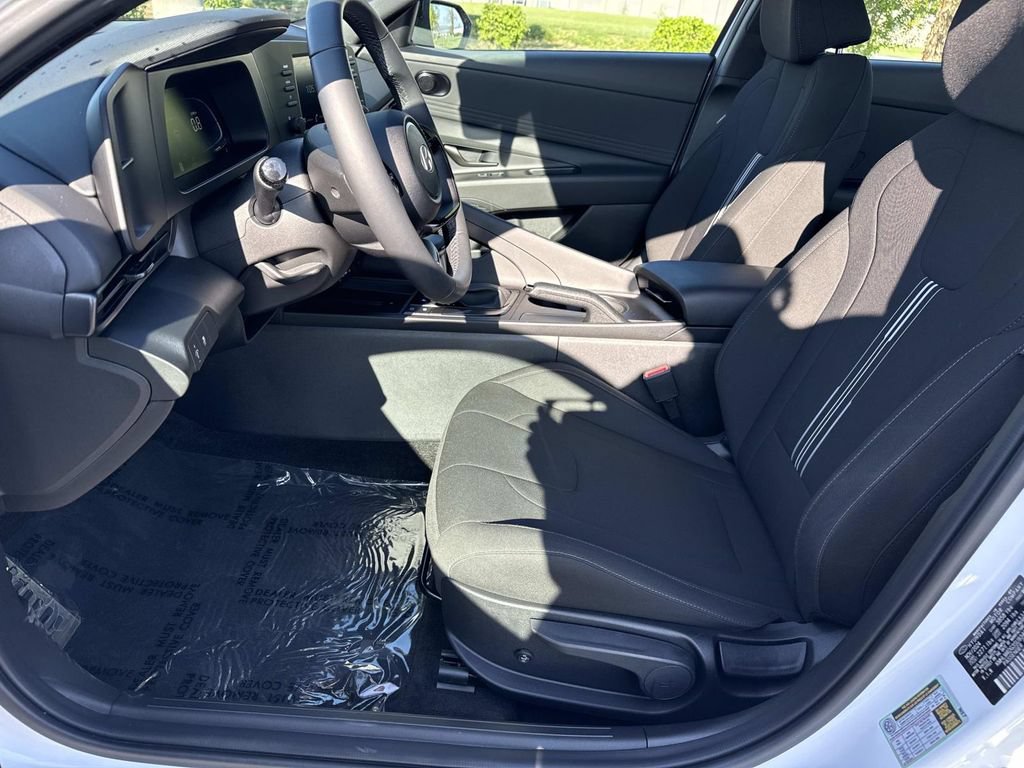 Used 2025 Hyundai Elantra Sport FWD image 24