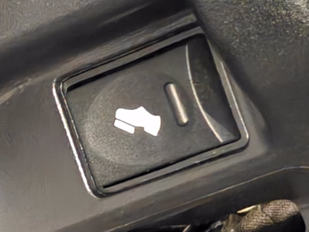 Used 2014 RAM 1500 Limited AWD/4WD image 11